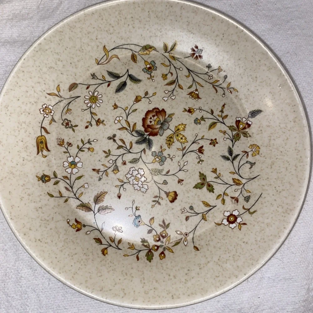 7 LENOX TEMPERWARE MERRIMENT‎ BREAD & BUTTER PLATES